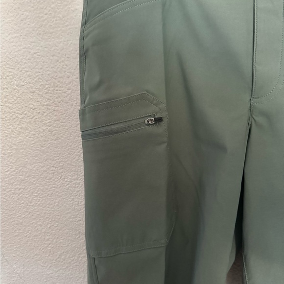 EDDIE BAUER Men's Rainier Shorts Active Fit Mineral Green Size 32 - Picture 6 of 10
